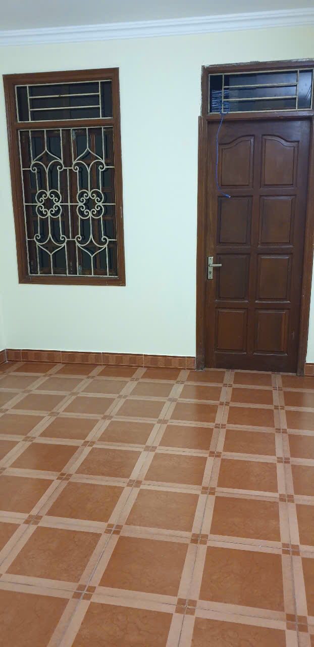 Cho thuê nhà ngõ Nam Đồng, 60 m2* 3 tầng 5pn 3vs, 12 triệu,  kd onl,gia đình, nhóm ít ng - Ảnh 4